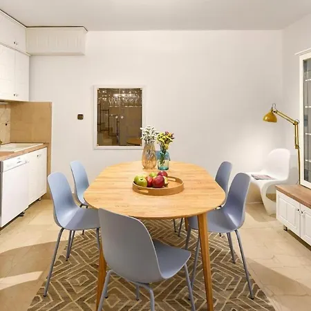 House In Centar With Terrace Semesterbostad
