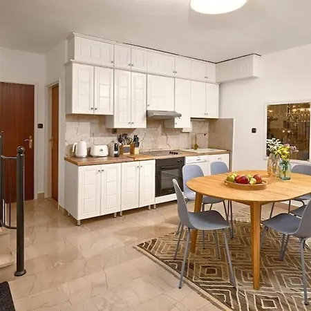 House In Centar With Terrace Semesterbostad *
